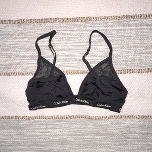 Calvin Klein lightly lined bra with mesh sz. S